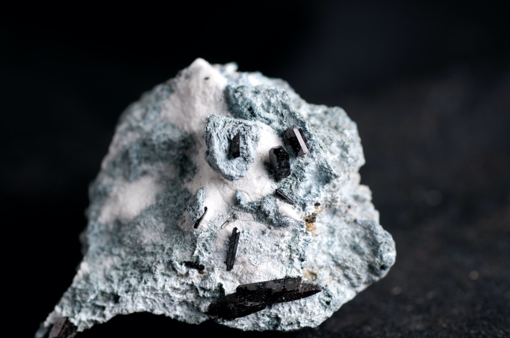 Sentetik Zeolit: Kurutma ve Saflaştırmada Moleküler Eleklerin Rolü