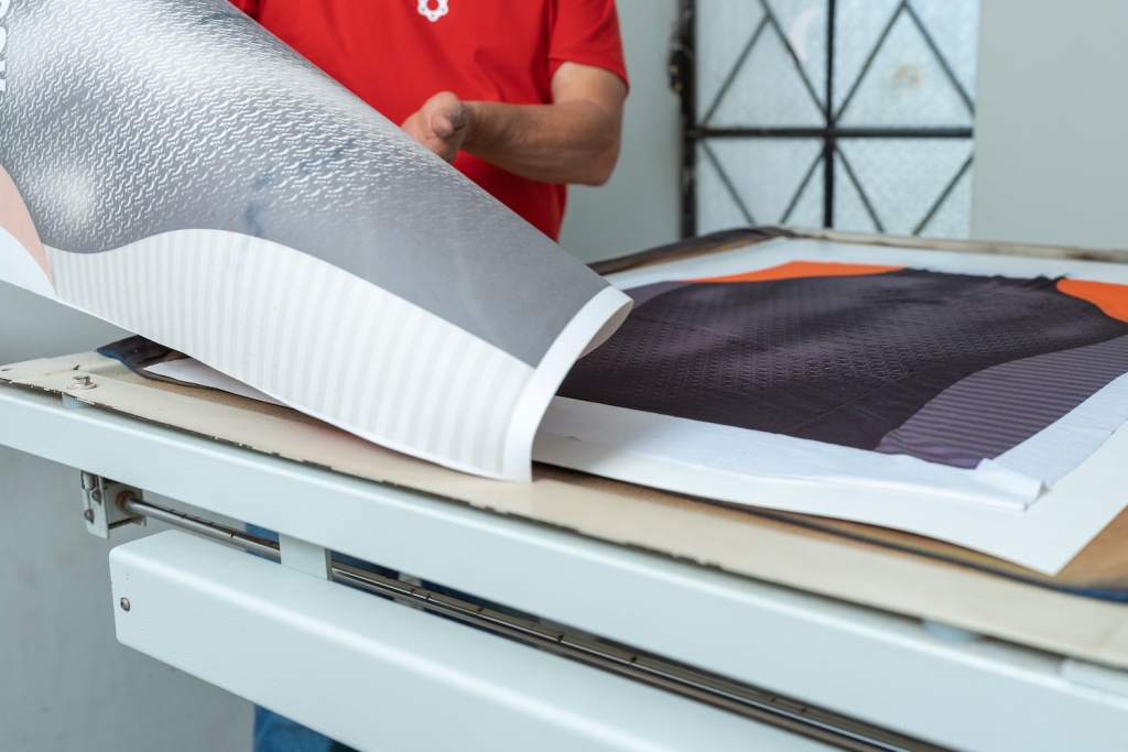 Metal parçaları paslanmaya karşı korumak için VCI Kağıt mı, VCI Streç mi daha iyidir?